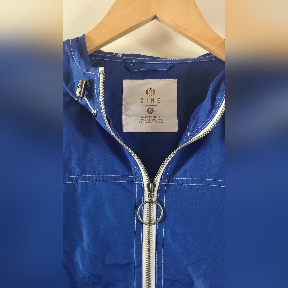 Zine Clothing Cobalt Blue Women's Cropped Windbreaker Size Small - Picture 2 of 3